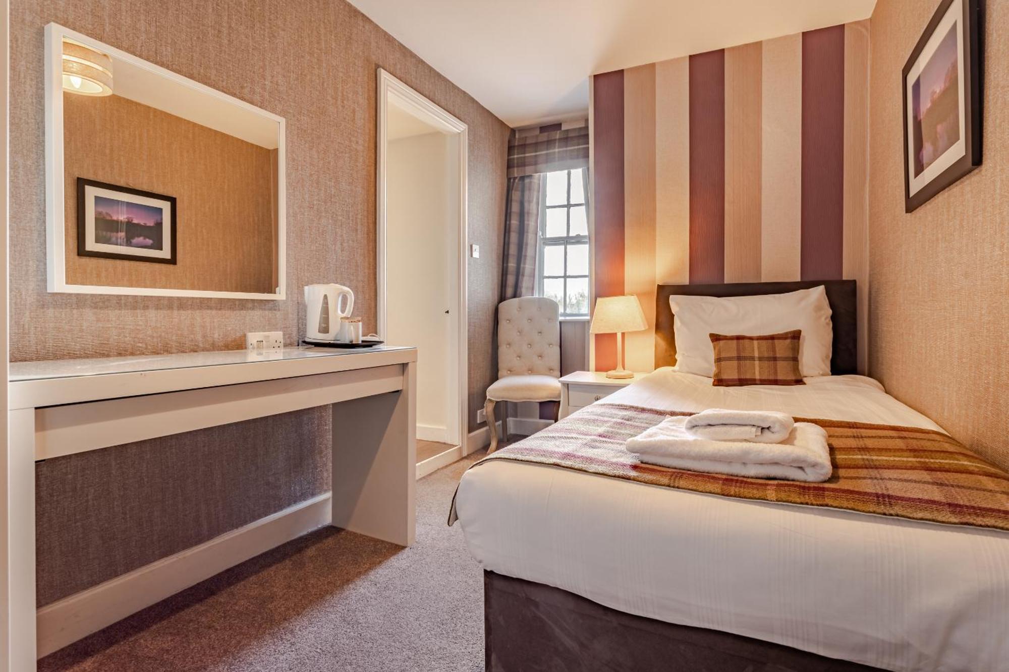 ซัน โฮเต็ล วอร์คเวิร์ธ Hotel วาร์คเวิร์ธ ห้อง รูปภาพ